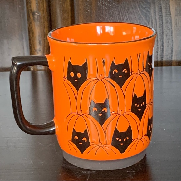 Vintage Style 18oz Black Cat Halloween Mug - Picture 5 of 9